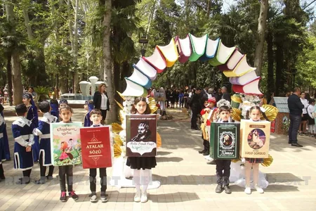 Gəncədə “23 Aprel – Ümumdünya kitab və müəlliflik hüququ günü” qeyd olunub