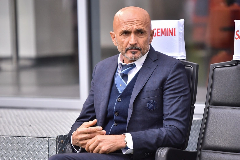 Napoli iki ildir işsiz olan baş məşqçiyə tapşırılır
