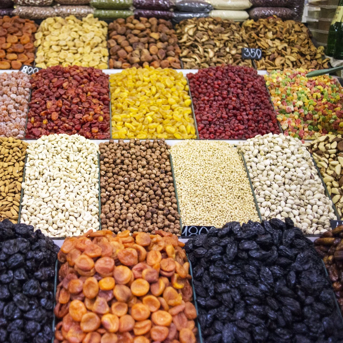 Azerbaijan reduces cost of importing dried fruits from Turkiye by 5%