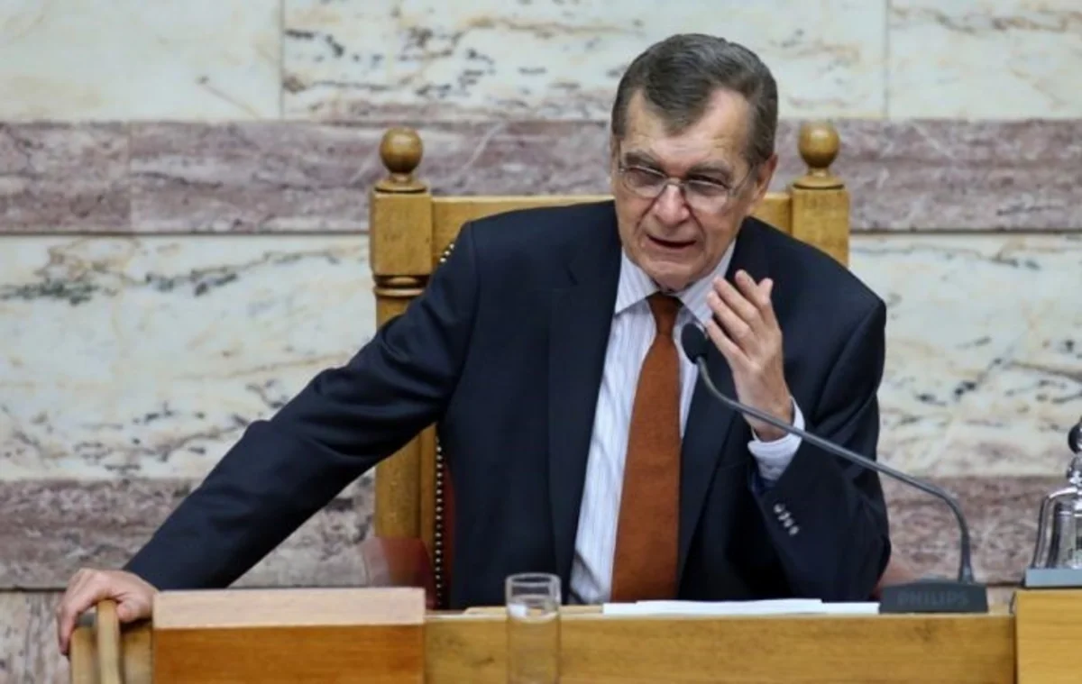 Former Greek health minister dies