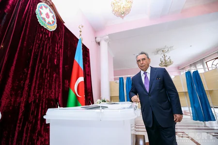 Akademik Ramiz Mehdiyev səs verib