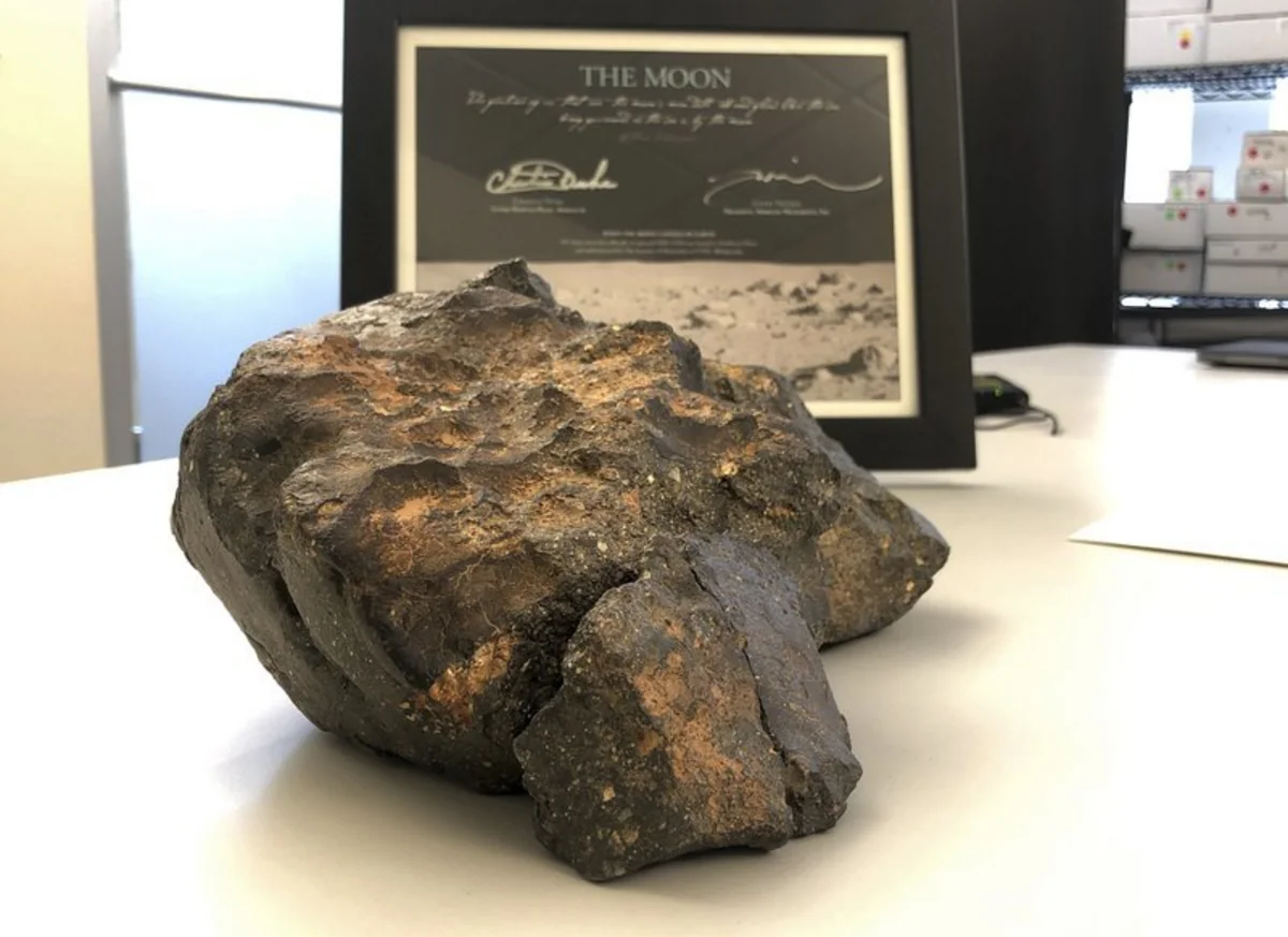 Rare lunar meteorite sells for $612,500 at auction in US