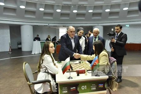 Qənirə Paşayevanın xatirəsinə həsr olunan beynəlxalq şahmat turnirinin açılışı olub
