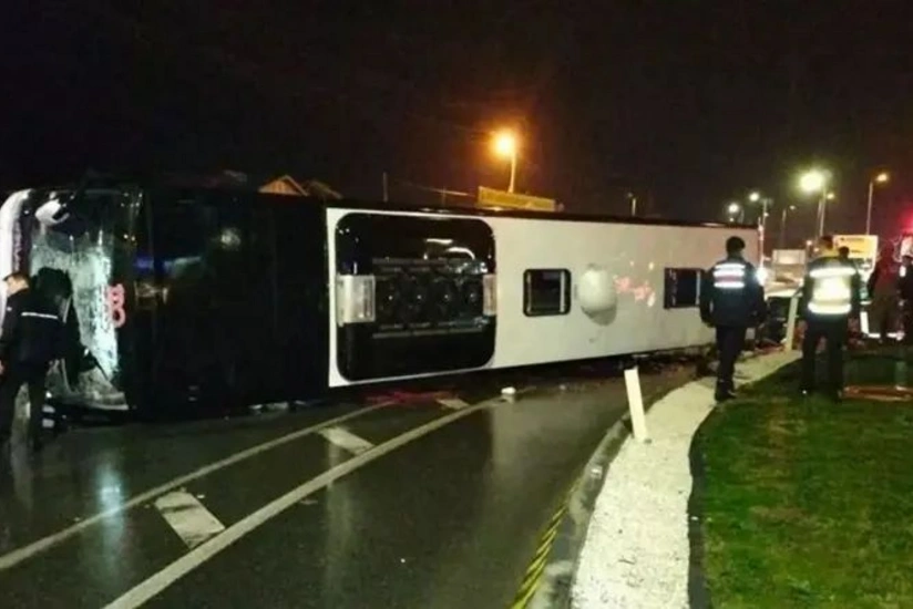 1 dead, 20 injured in bus crash in Türkiye