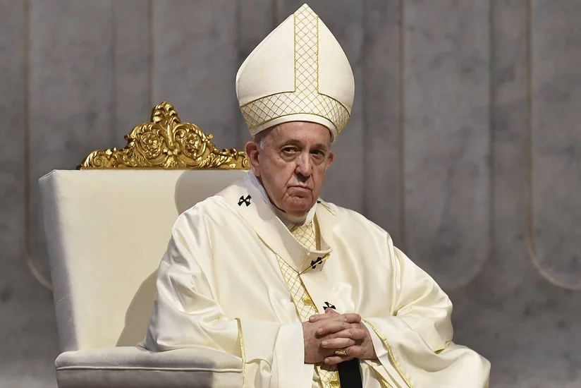 Папа Римский Франциск и почетный Папа Бенедикт XVI привились от COVID-19