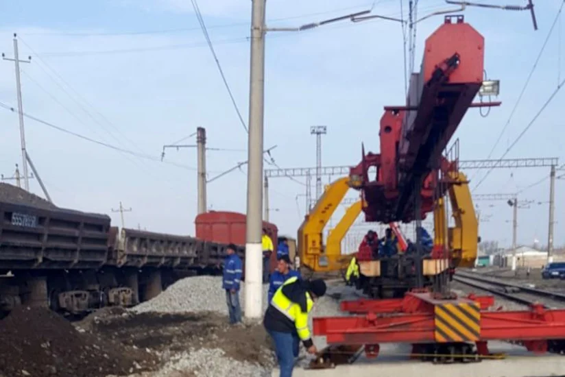 Baş Ələt stansiyasında yeni yoldəyişənlər quraşdırılır
