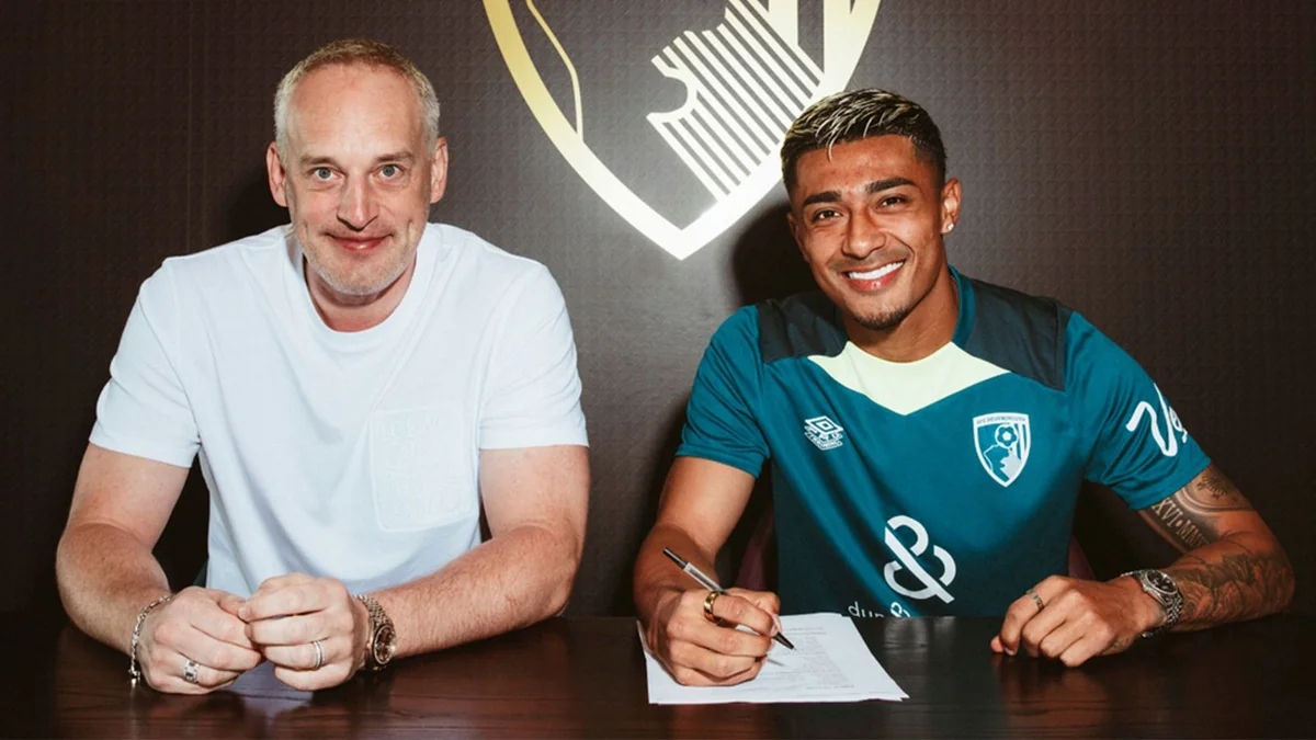 Premyer Liqa klubu Barselonanın futbolçusunu transfer edib