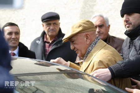 Əli İnsanov: Azərbaycandan kənara getmək fikrim yoxdur - FOTO