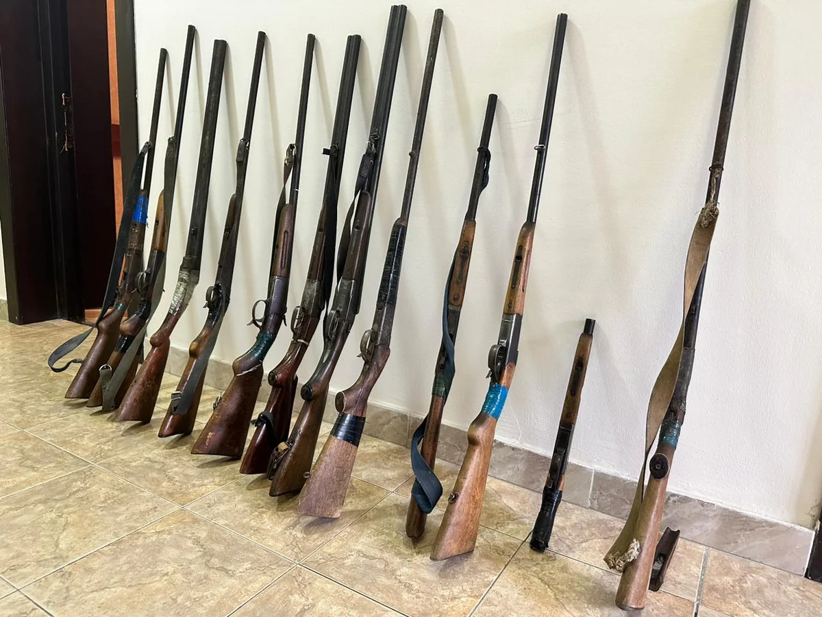 Ağcabədidə vətəndaşlardan odlu silahlar təhvil götürülüb