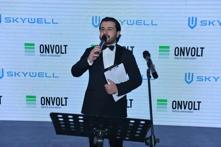 ONVOLT elektromobil satış-sərgi salonunu və SKYWELL ET5 modelini təqdim edib