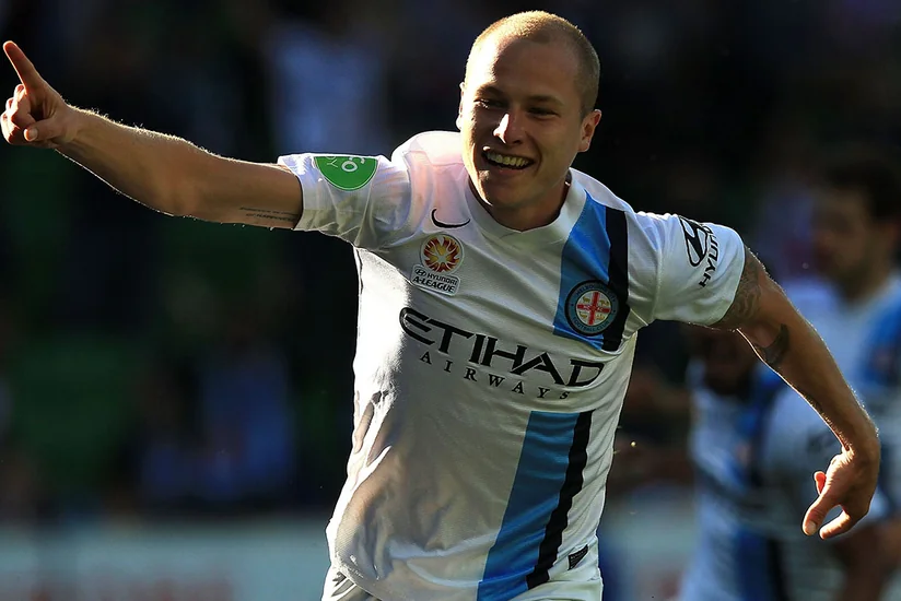 Manchester City signs Australia midfielder