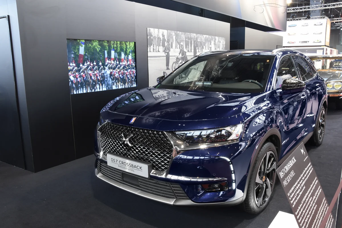 Компания DS создала специально для президента Франции автомобиль 7 Crossback