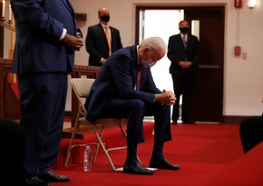 Рейтинг Байдена достиг нового антирекорда