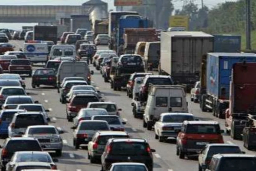 ​На центральной улице Баку образовалась пробка