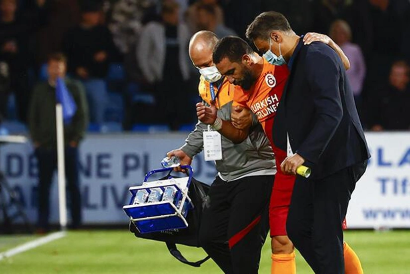 Qalatasarayın futbolçusu Arda Turan zədələnib