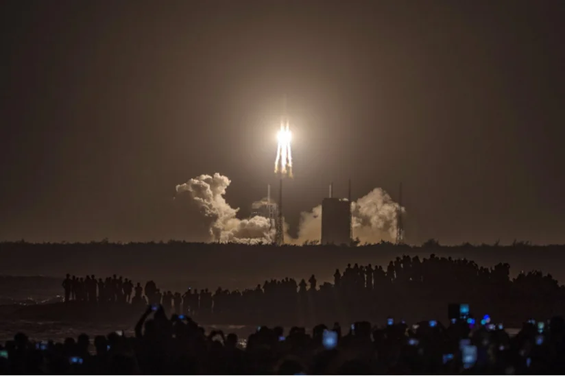 Китайский космический аппарат вышел на орбиту Луны