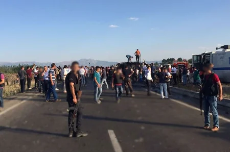 6 officers killed, 3 injured in PKK terror attack in eastern Turkey - VIDEO