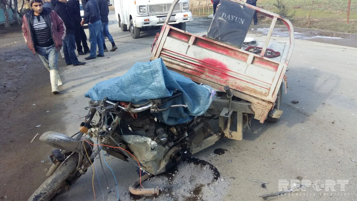 ​Lənkəranda ölümlə nəticələnən yol qəzası baş verib - FOTO - ƏLAVƏ OLUNUB