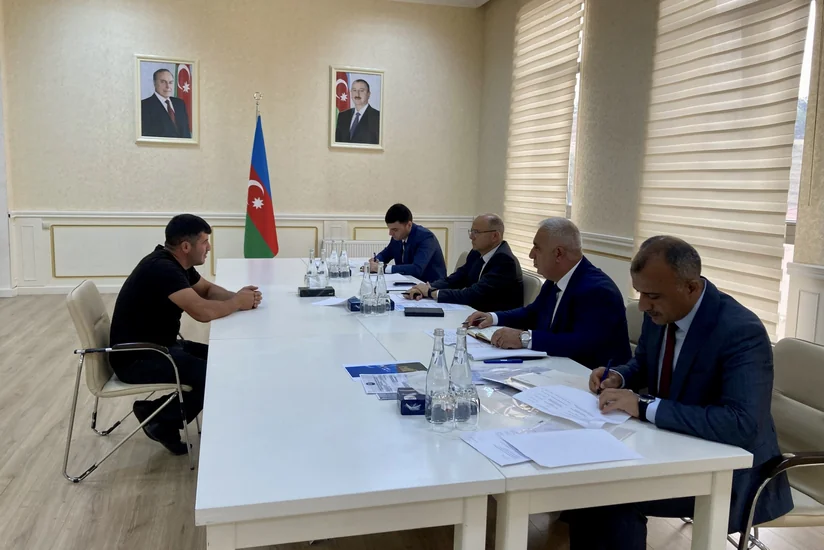 Energetika naziri Gədəbəydə vətəndaşları qəbul edib