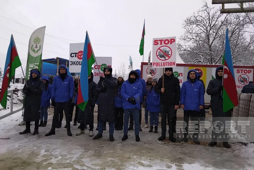 Акция протеста на дороге Ханкенди-Лачын продолжается несмотря на снегопад