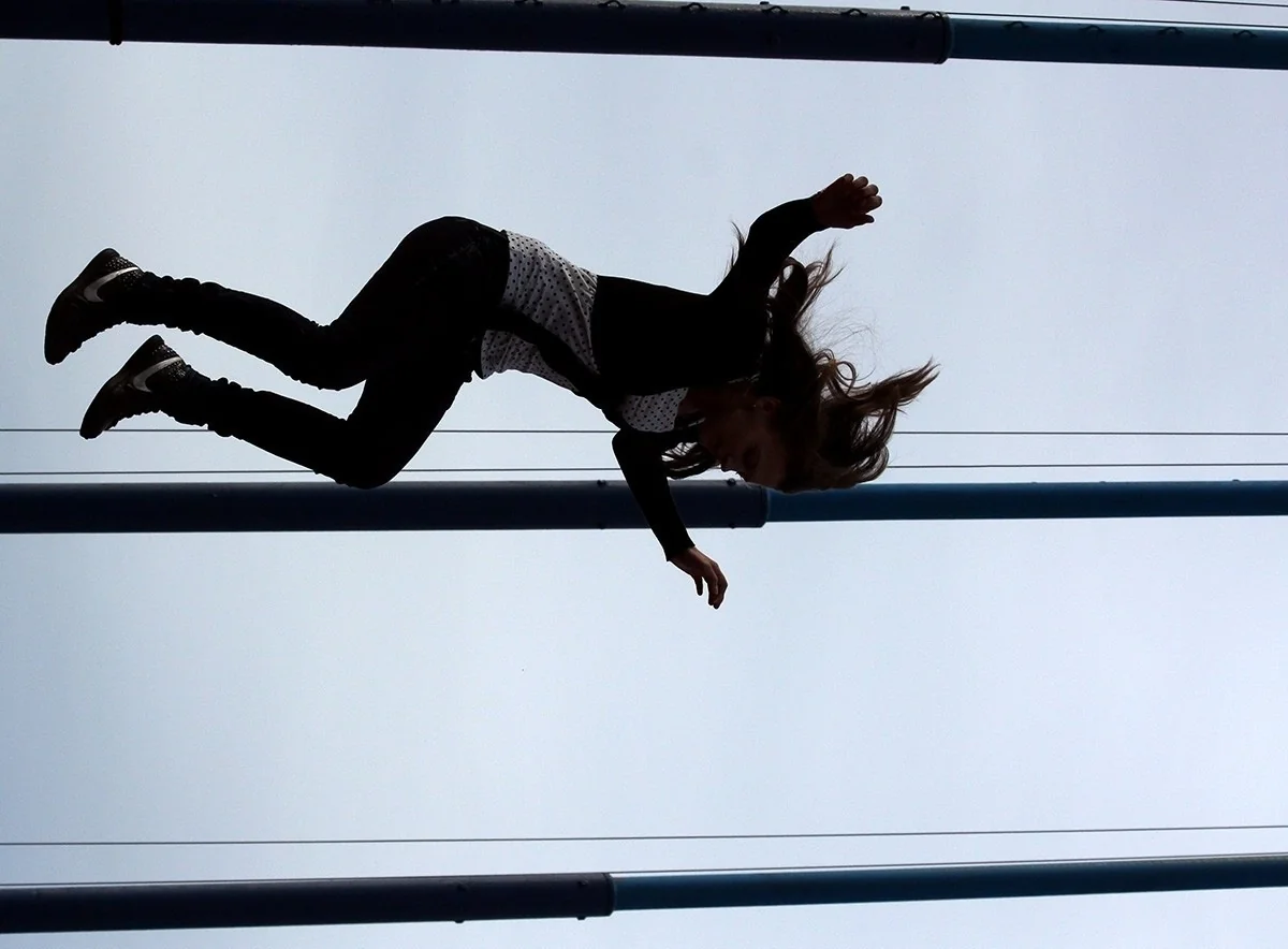 Bakıda şagird özünü məktəbin üçüncü mərtəbəsindən atıb