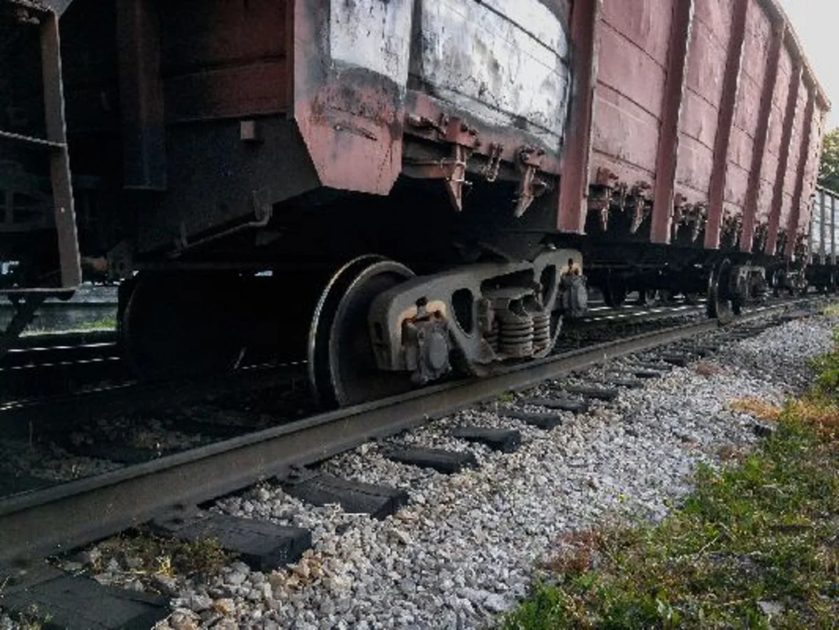 В Ивановской области произошло ДТП с участием пассажирского поезда и грузовика