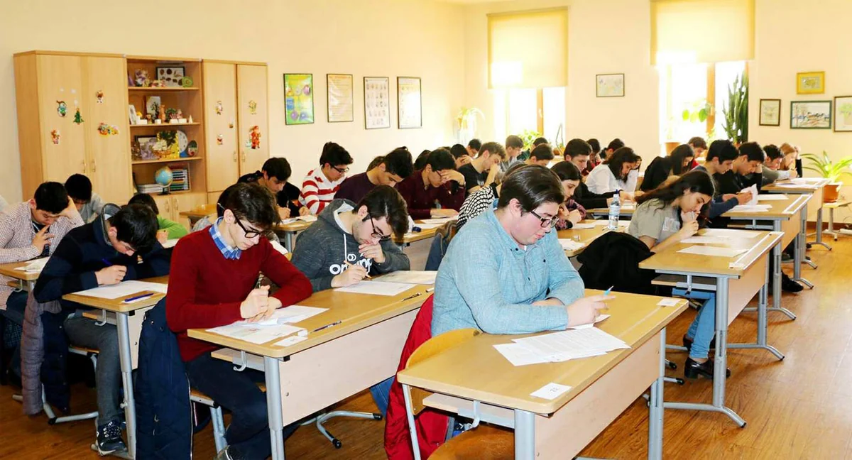 “Məktəblinin dostu” layihəsinin iştirakçılarına sertifikatlar verilib