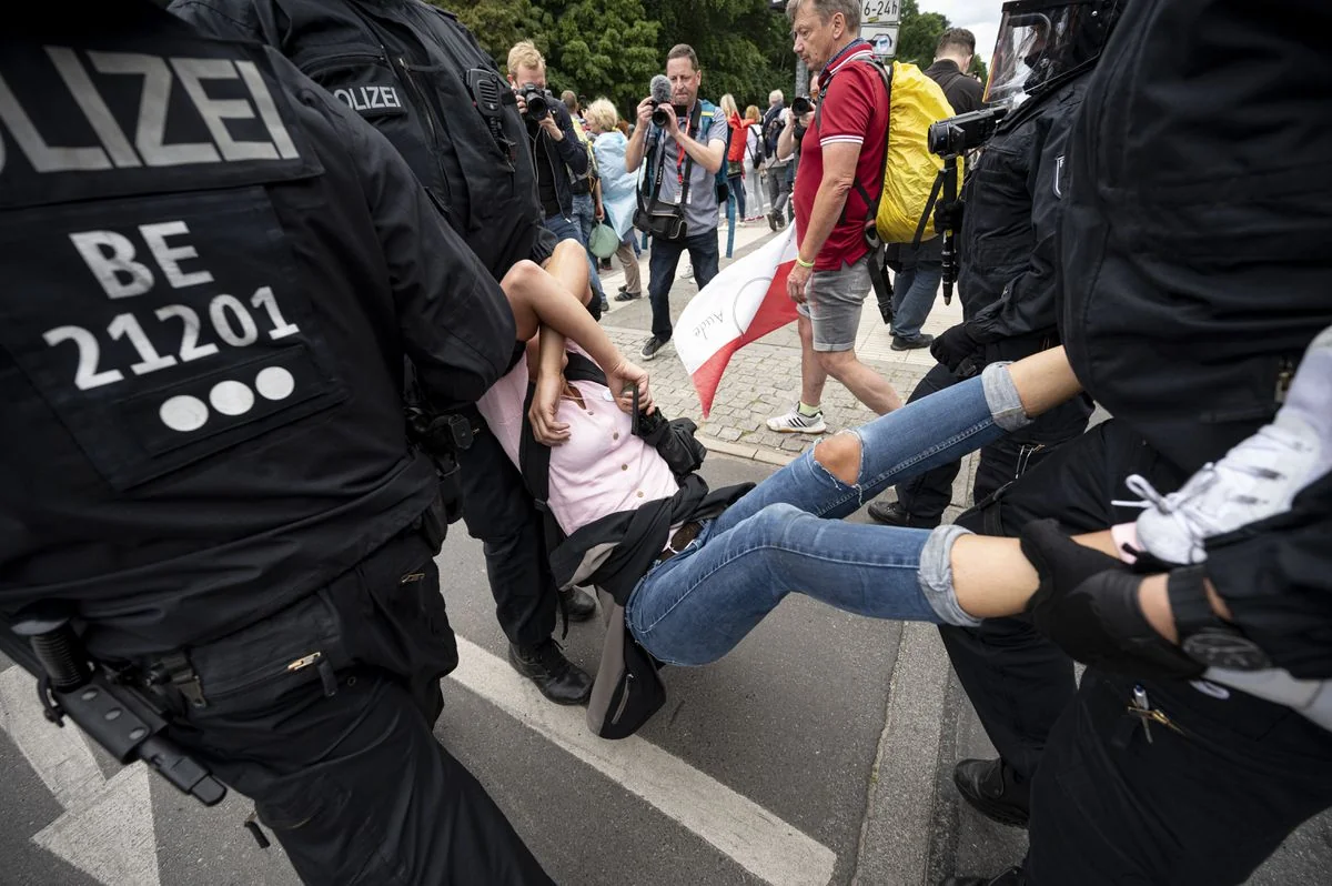 В Берлине на акции протеста задержали около 600 человек
