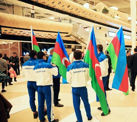Olimpiadada iştirak etmiş Azərbaycan idmançıları Bakıya qayıdıblar - FOTO