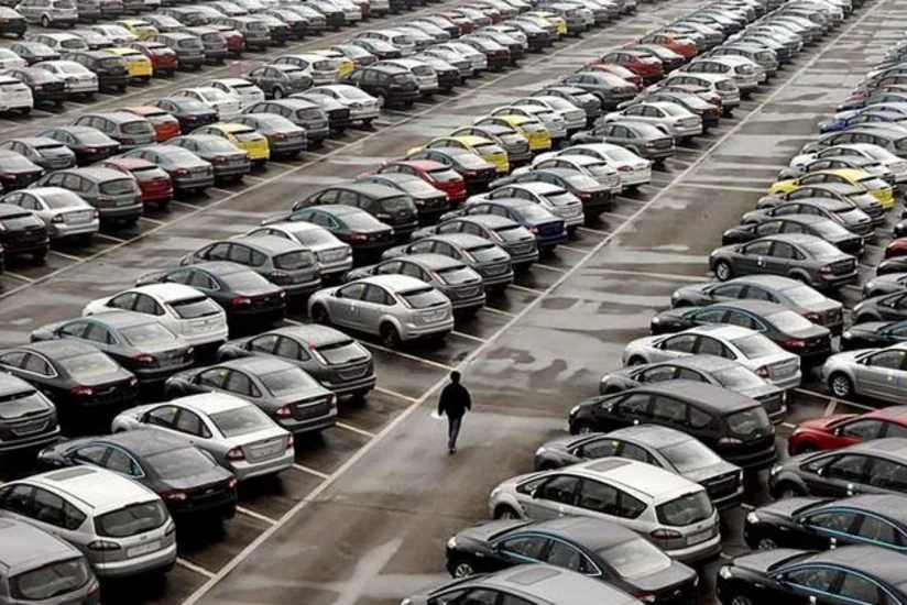 Çində avtomobil satışları artır