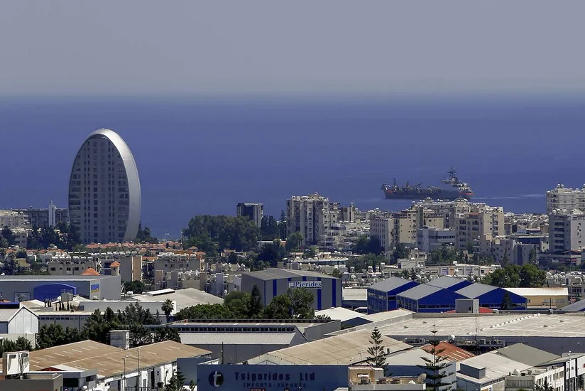 ABŞ-da şəhər komissarının evi qarşısında iğtişaş və yanğın baş verib