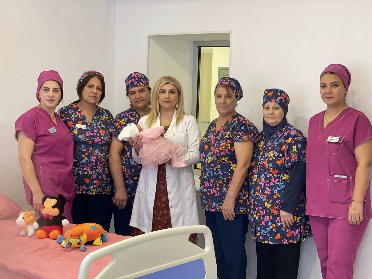 Salyanda küçədə tapılan körpənin son durumu açıqlanıb