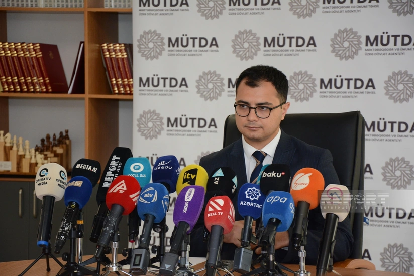 Госагентство: Решения о введении единой формы для школьных учителей пока нет