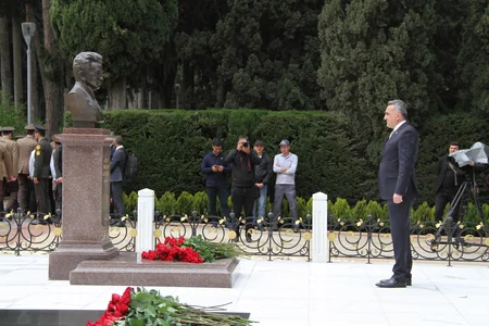 Vəkillər Kollegiyasının rəhbərliyi Heydər Əliyevin xatirəsini yad ediblər