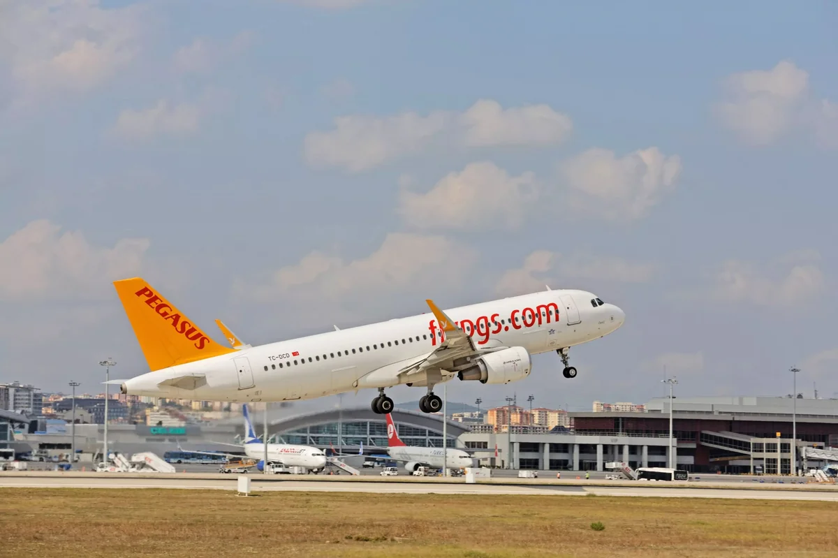 Sabiha Gökçen aeroportunda bəzi reyslər ertələnib
