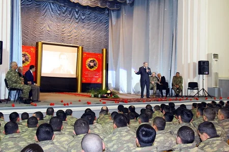 Gəncə qarnizonunda Həzi Aslanovun 110 illiyinə həsr olunan kinofilmlər festivalı başlanıb - VİDEO