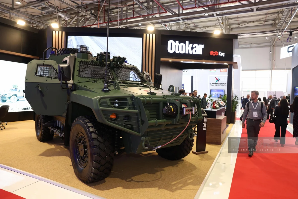 Азербайджан на ADEX представил 193 наименований вооружения
