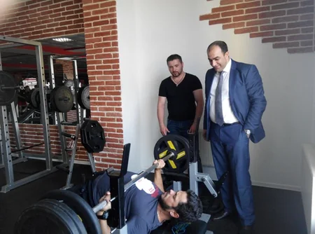 Ukraynanı Bakı 2015də təmsil edəcək azərbaycanlı idmançı ilə görüş keçirilib