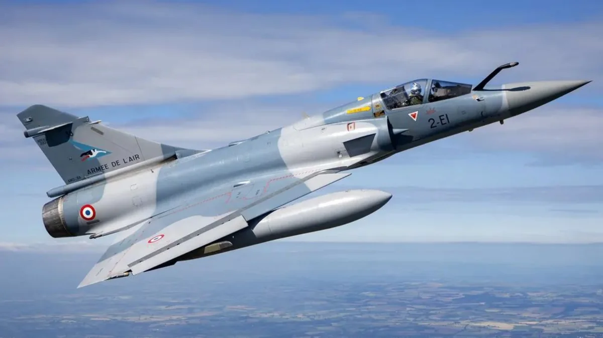 Fransada toqquşan hərbi təyyarələrdən birinin pilotu tapılıb - YENİLƏNİB