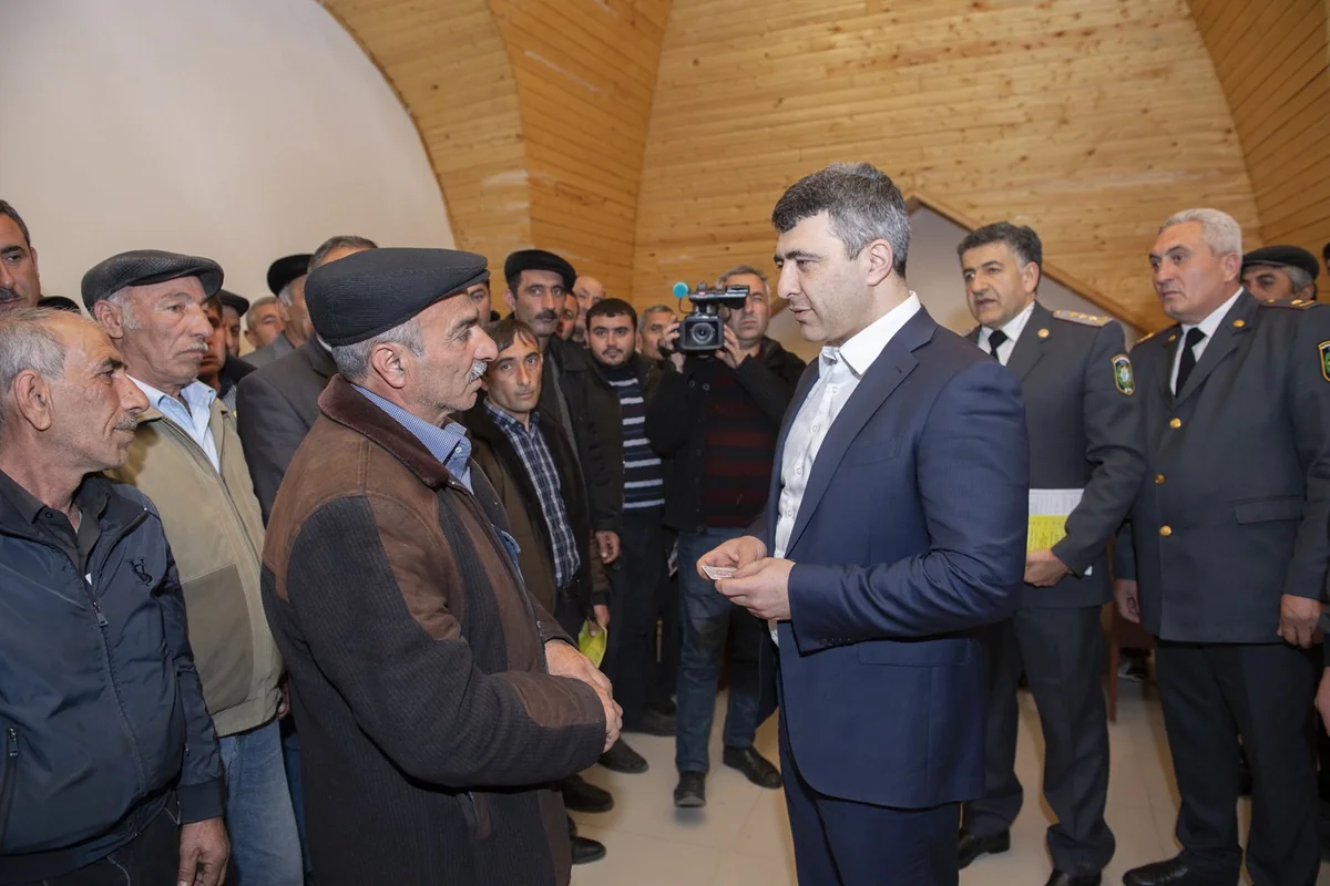 Kənd təsərrüfatı naziri Qazaxda vətəndaşlarla görüşüb