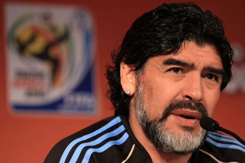 ​Maradona həyat yoldaşını 9 mln. ABŞ dolları oğurlamaqda günahlandırıb