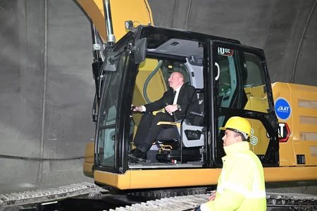 Prezident Əhmədbəyli-Füzuli-Şuşa avtomobil yolunda birinci tunelin açılışında iştirak edib - YENİLƏNİB