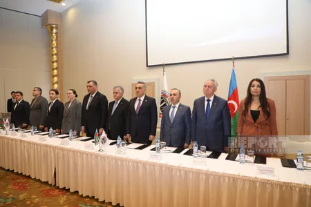 Yeni vəkillər and içiblər