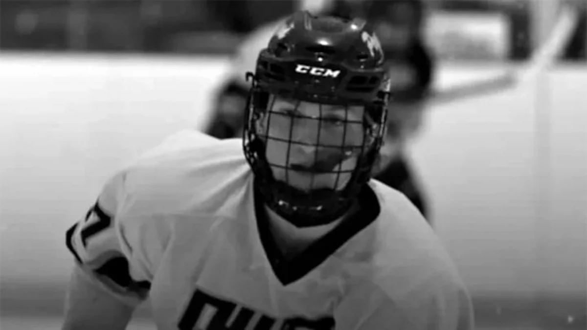  В Нью‑Йорке 17‑летний хоккеист скончался во время матча