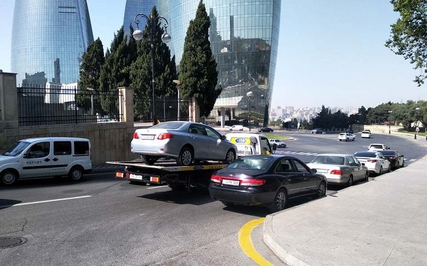 Deputatın avtomobilini evakuator apardı - FOTO