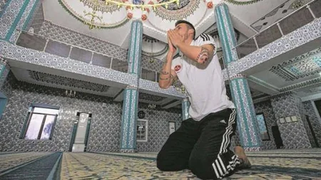 ​Almaniyalı futbolçu islamı qəbul edib