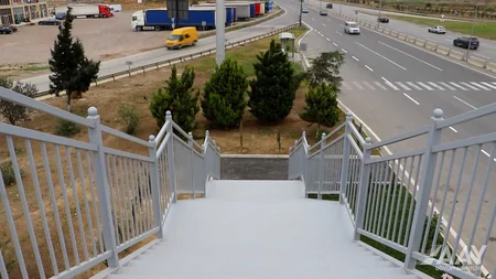 Bakıda yeni yerüstü piyada keçidi istifadəyə verilib