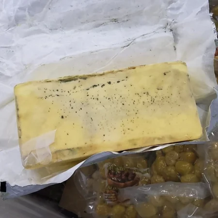 Şamaxıda marketdə istehlaka yararsız qida məhsulları aşkarlanıb