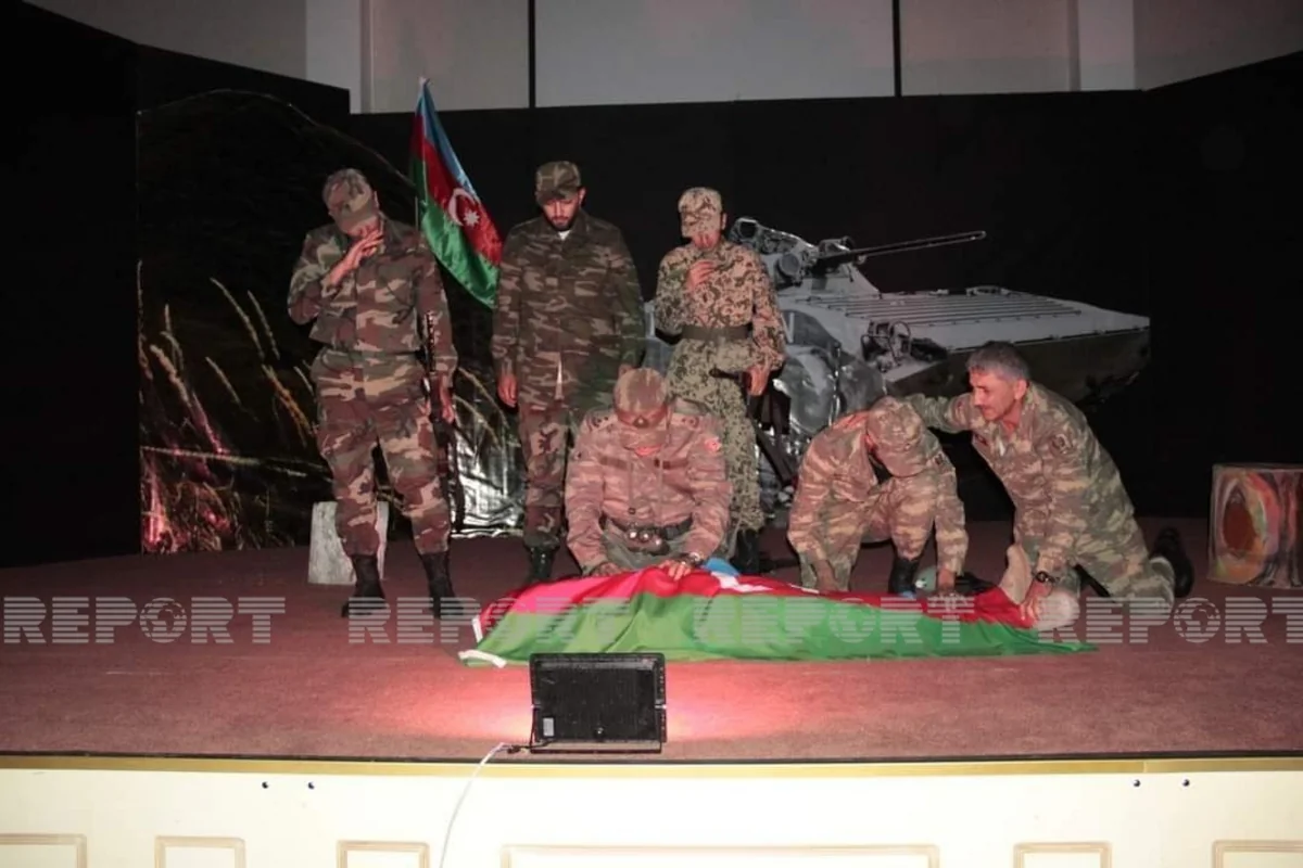 Vətən müharibəsi şəhidinə həsr olunan tamaşa nümayiş edilib 