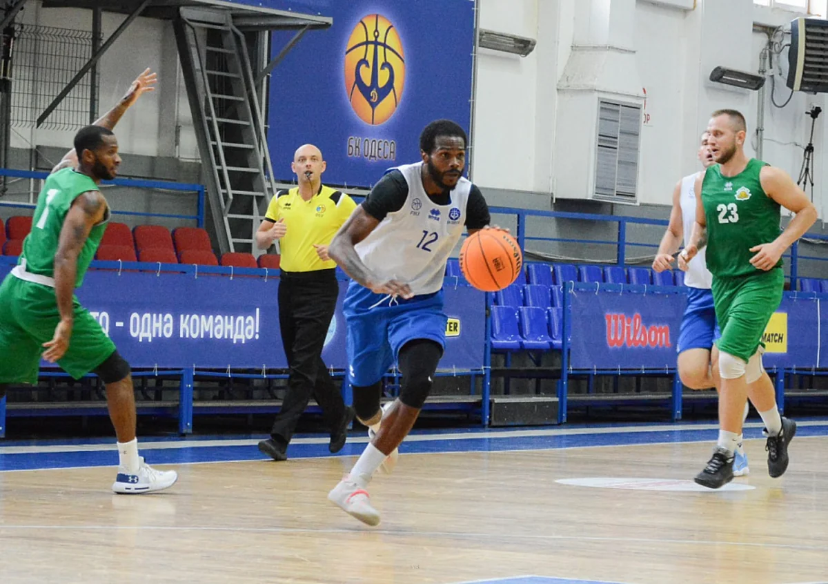 Ukrayna klubu içkili halda dava salan legionerlərini qovdu